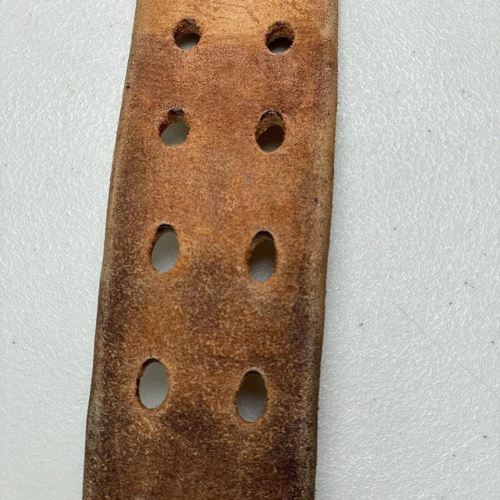 Vintage‎ Altus Power Weight Lifting Belt Size Medium Thick Leather Double Prong